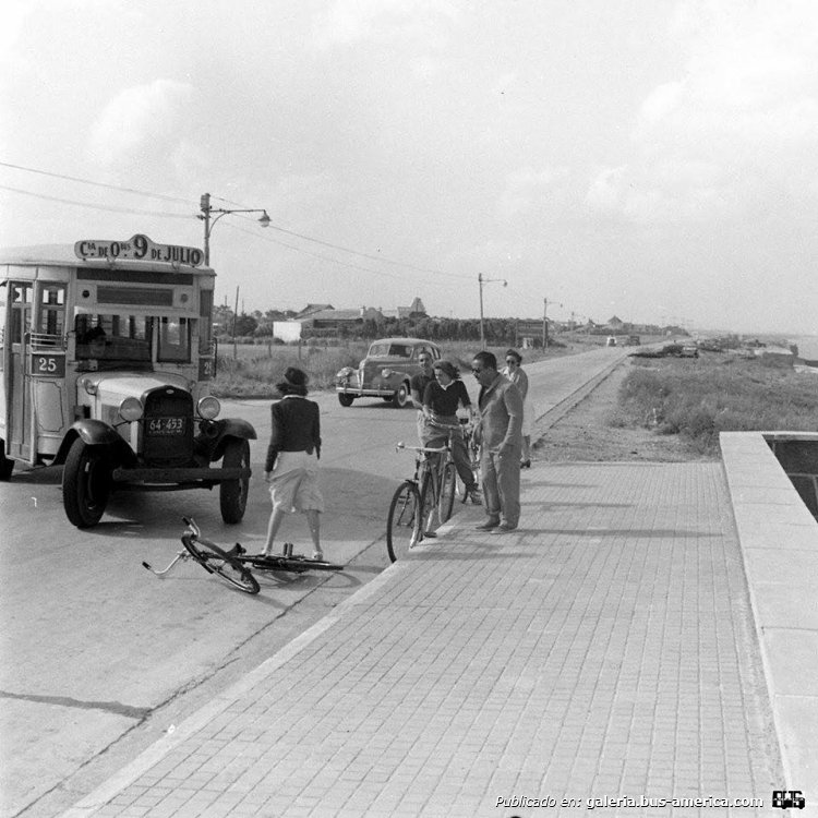 Ford 1929-1930 - Vaccaro - Compañia de Omnbus 9 de Julio
64-453
[url=https://bus-america.com/galeria/displayimage.php?pid=63979]https://bus-america.com/galeria/displayimage.php?pid=63979[/url]

Cía.O.9 de Julio (Mar del Plata), interno 25
