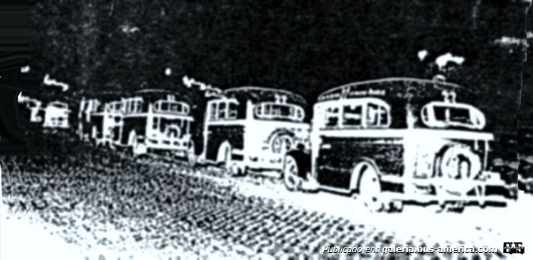 4  Lin.27 Terminal de Puente Alsina, foto nocturna, de Sergio Ruiz Diaz.-
