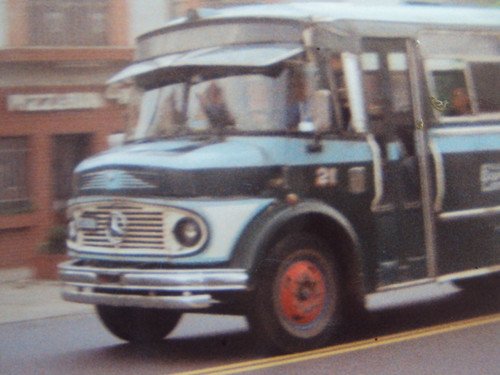 Mercedes-Benz LO 1114 - El Detalle - Expreso Lomas
C 930086
Interno 21

Foto: ¿?
Extraída de: ¿ http://ar.fotolog.com/fanabondis/46522908/  ?
