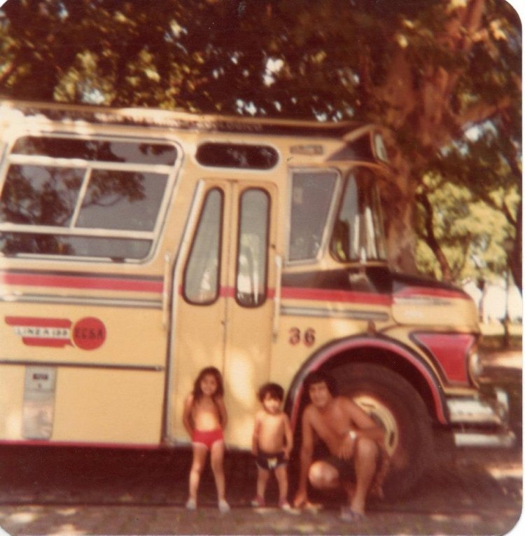 Mercedes-Benz LO 1114 - A.L.A. - Expreso Caraza
Línea 188 - Interno 36

http://galeria.bus-america.com/displayimage.php?pos=-27499
