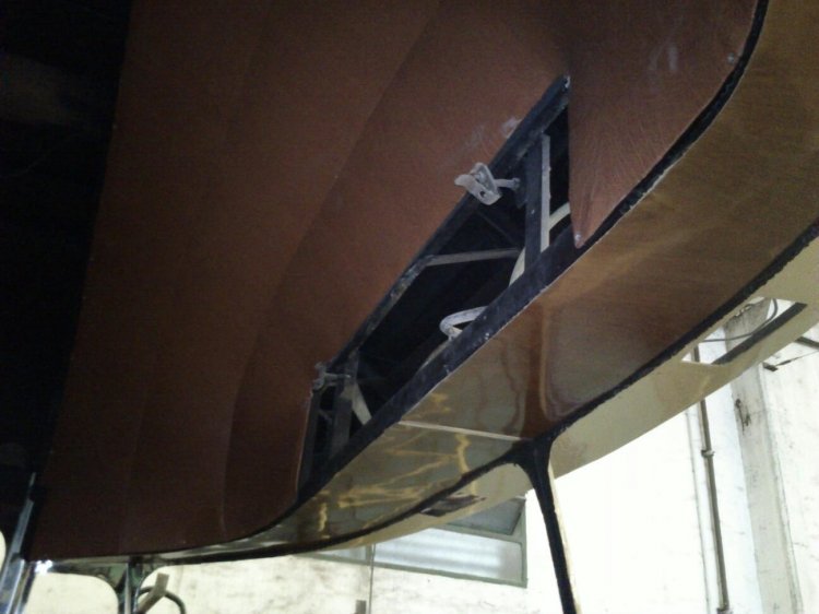 Mercedes-Benz LO 1112 - El Indio - Ex M.O.N.S.A.
El Indio 70
El coco tapizado a nuevo, y después el espejo

http://galeria.bus-america.com/displayimage.php?pos=-23953
http://galeria.bus-america.com/displayimage.php?pos=-23955
Palabras clave: indio 70