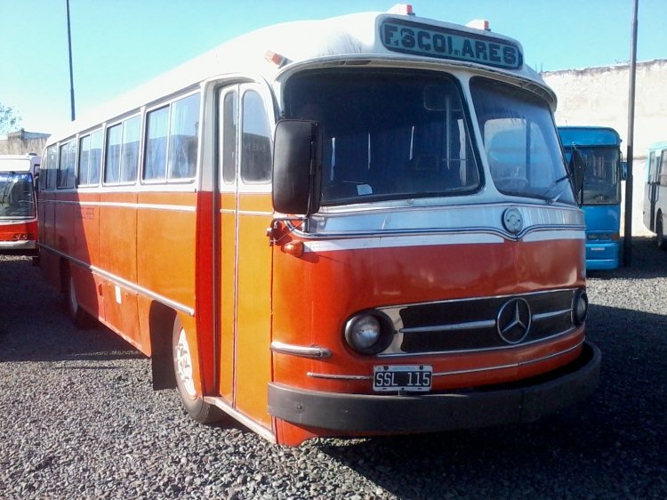 Mercedes-Benz O-321 HL (en Argentina) - Escolar
B 2624943 - SSL 115
indio70
QUE LINDO QUE ES Y QUE RECUERDOS DE CHICO 
CUANDO ME LLEVABA AL PRIMARIO 

Palabras clave: el indio 70