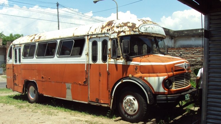 El Indio 1970
C.300335 - VQW203
Así lo compré y mas adelante les muestro como lo voy dejando

http://galeria.bus-america.com/displayimage.php?pos=-18722
http://galeria.bus-america.com/displayimage.php?pos=-18878
http://galeria.bus-america.com/displayimage.php?pos=-18879
http://galeria.bus-america.com/displayimage.php?pos=-18946
http://galeria.bus-america.com/displayimage.php?pos=-18949
http://galeria.bus-america.com/displayimage.php?pos=-18950
http://galeria.bus-america.com/displayimage.php?pos=-18966
http://galeria.bus-america.com/displayimage.php?pos=-18968
http://galeria.bus-america.com/displayimage.php?pos=-18969
http://galeria.bus-america.com/displayimage.php?pos=-18970
http://galeria.bus-america.com/displayimage.php?pos=-18992
http://galeria.bus-america.com/displayimage.php?pos=-18993
http://galeria.bus-america.com/displayimage.php?pos=-18994
http://galeria.bus-america.com/displayimage.php?pos=-18995
http://galeria.bus-america.com/displayimage.php?pos=-18996
http://galeria.bus-america.com/displayimage.php?pos=-19034
http://galeria.bus-america.com/displayimage.php?pos=-19035
http://galeria.bus-america.com/displayimage.php?pos=-19036
http://galeria.bus-america.com/displayimage.php?pos=-19095
http://galeria.bus-america.com/displayimage.php?pos=-19096
http://galeria.bus-america.com/displayimage.php?pos=-19097
http://galeria.bus-america.com/displayimage.php?pos=-19099
http://galeria.bus-america.com/displayimage.php?pos=-19100
http://galeria.bus-america.com/displayimage.php?pos=-19155
http://galeria.bus-america.com/displayimage.php?pos=-19156
http://galeria.bus-america.com/displayimage.php?pos=-19157
http://galeria.bus-america.com/displayimage.php?pos=-19158
http://galeria.bus-america.com/displayimage.php?pos=-19159
http://galeria.bus-america.com/displayimage.php?pos=-19188
http://galeria.bus-america.com/displayimage.php?pos=-19189
http://galeria.bus-america.com/displayimage.php?pos=-19190
http://galeria.bus-america.com/displayimage.php?pos=-19191
http://galeria.bus-america.com/displayimage.php?pos=-19192
http://galeria.bus-america.com/displayimage.php?pos=-19201
http://galeria.bus-america.com/displayimage.php?pos=-19211
http://galeria.bus-america.com/displayimage.php?pos=-19213
http://galeria.bus-america.com/displayimage.php?pos=-19214
http://galeria.bus-america.com/displayimage.php?pos=-19215
Palabras clave: indio 70