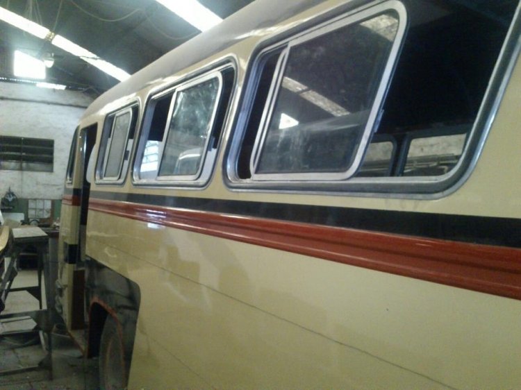 Mercedes-Benz LO 1112 - El Indio - Ex M.O.N.S.A.
El Indio 70
El Indio, ya tiene ventanas, por ende que más tiene ¿haber quién adivina?
Palabras clave: indio 70