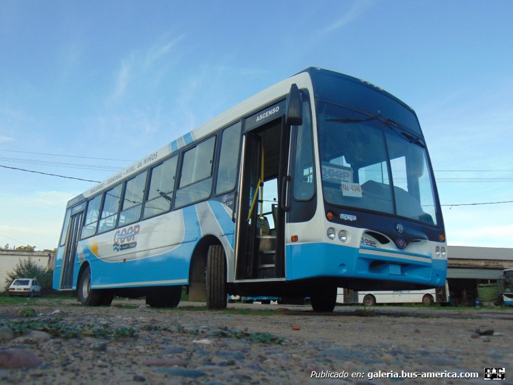 Coop El Salvador Ltda
Línea 5 (S.S.Jujuy), interno 715

Apenas llegado a Jujuy hoy actualmente parte de la coop esta en Santa Ana 
Palabras clave: Menghi 17-230 el salvador