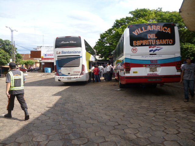 Terminal de villarica La santaniana (Paradiso G7 1800 dd
 Terminal de Villarica 
Omnibus  La santaniana Marcopolo g7 1800 dd Guaireña srl Busscar El Buss 320 
Fecha 20/10/2012 
Palabras clave: La Santaniana Guireña srl