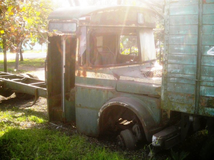 Chevrolet C/50
http://galeria.bus-america.com/displayimage.php?pos=-21972
Lo cortaron
Palabras clave: galarza