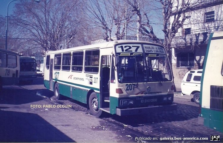 Mercedes-Benz OHL 1320 - Galicia - Los Constituyentes
Línea 127 - Interno 207

Fotografía: Pablo Olguín
