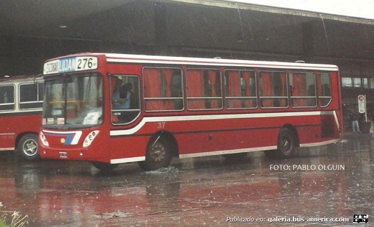 Mercedes-Benz OHL 1320 - Ugarte - Cía La Isleña
Línea 276 - Interno 37

Fotografía: Pablo Olguín
