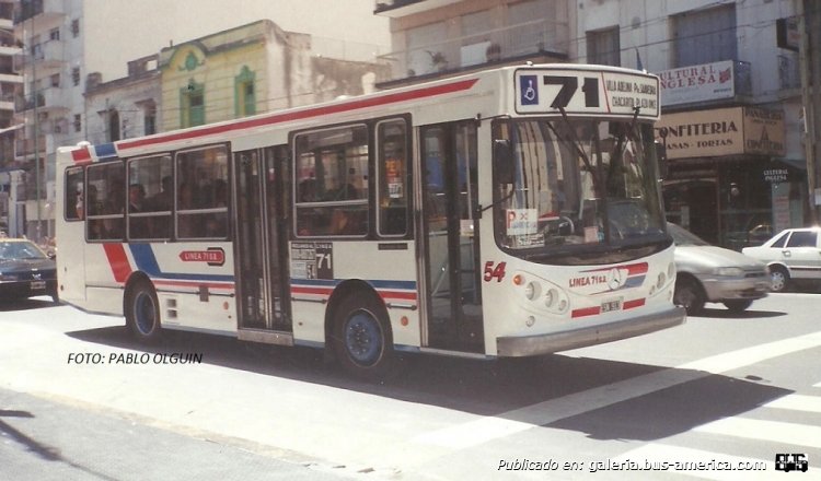 Mercedes-Benz OH 1115 L - La Favorita - Línea 71
Línea 71 - Interno 54

Fotografía: Pablo Olguín
