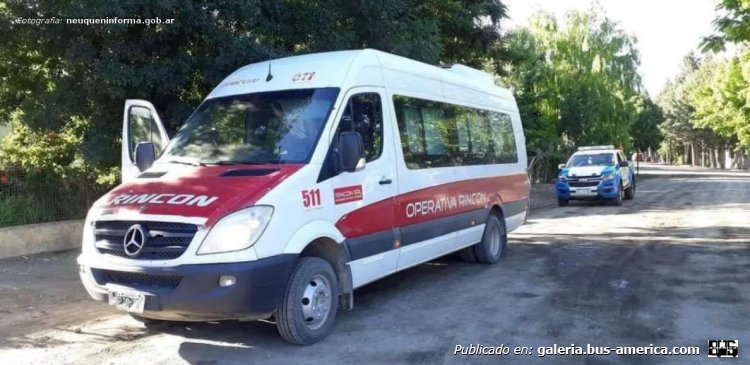 Mercedes-Benz Spinter 515 CDI - Rincon
¿PIO ---?

Rincon (Prov.Neuqueń), interno 511

Fotografía: [url=https://www.neuqueninforma.gob.ar/noticias/2021/12/10/182328-comenzo-a-funcionar-el-servicio-de-transporte-en-taquimilan-tricao-malal-y-villa-curi-leuvu]Neuquén Informa .gob.ar[/url]
