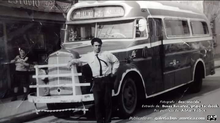 Mercedes-Benz O 3500 - Antartida Argentina - Molino Blanco
Línea 54 (Rosario), interno 4

Fotógrafo: desconocido
Originalmente posteado en: ¿?
Extraído de: [url=https://www.facebook.com/photo/?fbid=3824641357785658&set=g.755237231311027]grupo facebook Buses Rosarinos[/url]
Por gentileza de Adrián Yódice
