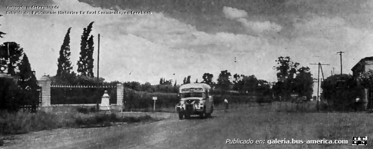 Ford - Exp.Pilar
Línea 141 (Buenos Aires)

Fotógrafo: indeterminado al momento
Fotografía extraída de: [url=https://www.facebook.com/photo.php?fbid=897029738623946&set=pb.100049507835417.-2207520000&type=3]Patrimonio Historico Ex Gral Sarmiento[/url], en facebook
