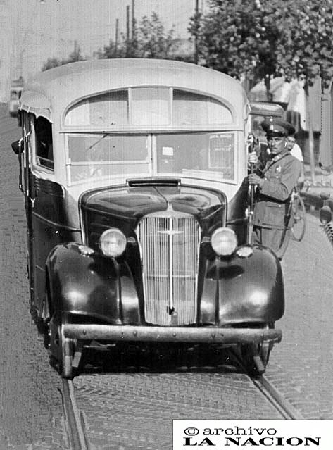 Chevrolet (G.M.C.) - El Trébol - C.T.C.B.A.
Microriel, ensayado por la Corporación de Transportes de la Ciudad de Buenos Aires

Fotografía: Archivo Diario La Nación
