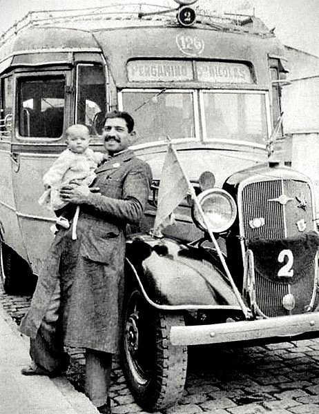 Chevrolet (G.M.C.) - Facchini - Cooperativa La Unión
Línea 126 - Interno 2

Fotografía: Jorge José Pérez
Extraída del sitio "San Nicolás Antiguo"

https://www.facebook.com/188103891209388/
photos/pb.188103891209388.-2207520000.1410740660
./193857743967336/?type=3&theater
