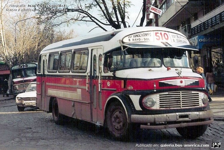 Mercedes-Benz LO 1114 - Crovara - Rayo de Sol
Línea 510 (Pdo.Alte.Brown), interno 6

Fotografía: Juan Carlos González
Scaneo y gentileza: Gabriel Maluende
Extraído de: [url=https://www.facebook.com/photo?fbid=905026231668656&set=a.905028805001732]Mundo Bus Argentina[/url], en facebook
