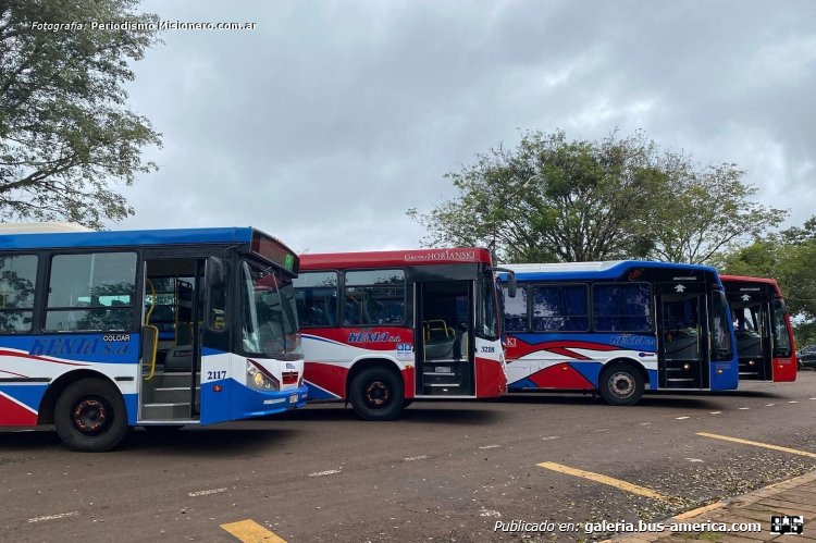 Mercedes-Benz OF 1621 - Bi-Met 2010 - Kenia
Kenía (Puerto Rico), internos 2117 [1º], 3218 [2º], 11822 [3º]
[url=https://bus-america.com/galeria/displayimage.php?pid=59835]https://bus-america.com/galeria/displayimage.php?pid=59835[/url]

[Datos de izquierda a derecha]

Fotografía: peridismomisionero.com.ar
