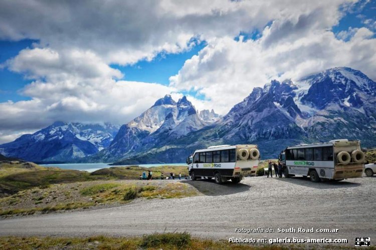 Mercedes-Benz Atego 1726 - BiMet - South Road
[url=https://bus-america.com/galeria/displayimage.php?pid=68290]https://bus-america.com/galeria/displayimage.php?pid=68290[/url] [izquierda]

Fotografía extraída de: [url=https://www.southroad.com.ar]South Road[/url]
