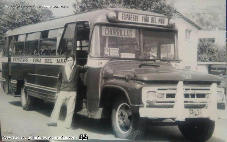 Ford F 600 - Franklin Futura - Exp. Viña del Mar
Línea 11 (Valparaíso), unidad 24

Fotografía: Mono Contreras
Colección: Arnaldo Astudillo Utreras
Gentileza: Mi Bus Vª en facebook


Puede conocer la historia de esta carrocera en: [url=https://www.bus-america.com/CHcarrocerias/Franklin/Franklin-histo.php]Historia de carrocerías Franklin[/url]
