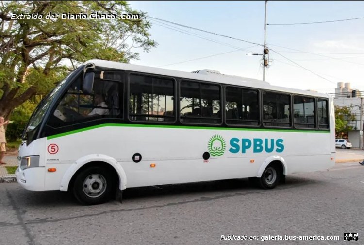 Iveco 10.190 - Italbus - SPBus
[url=https://bus-america.com/galeria/displayimage.php?pid=67542]https://bus-america.com/galeria/displayimage.php?pid=67542[/url]
[url=https://bus-america.com/galeria/displayimage.php?pid=67544]https://bus-america.com/galeria/displayimage.php?pid=67544[/url]

SPBus (Saenz Peña), interno 5

Fotografía extraída de: [url=https://www.diariochaco.com/663129-el-nuevo-sistema-de-transporte-urbano-municipal-de-saenz-pena-ya-tiene-su-recorrido-y-ramales]Diario Chaco[/url]
