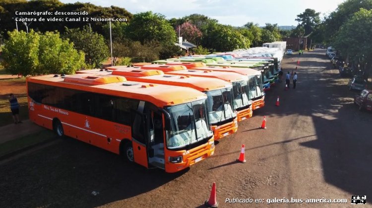 Mercedes-Benz OF 1724 - Italbus Bello - Nuestra Señora del Rosario
AF 856 SB [1º]

Nuestra Señora del Rosario (Prov. Misiones), interno 1504

Camarógrafo: desconocido
Video de: Canal 12, Misiones
Captura de pantalla: Canal 12 Misiones.com

[Datos de adelante hacia atras, izquierda a derecha]


Unidades que se presentaron para los servicios de la nueve aerea metropolitana de la zona centro de Misiones, que de metropolitana tiene poco.
