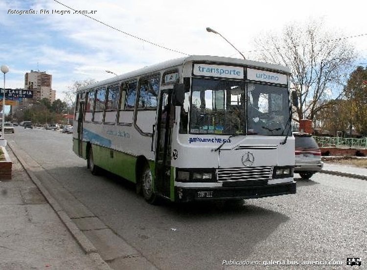 Mercedes-Benz OF 1214 - El Diseño - Pehuenche
¿SYH 211?

Pehuenche (Cinco Saltos), interno 12

Fotografía: Rio Negro .com.ar
