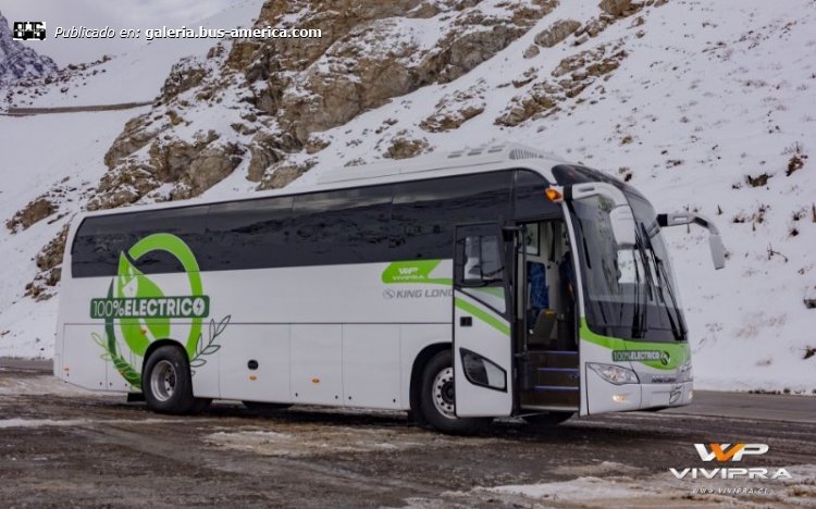 King Long XMQ 6117 eTech (en Chile)
[url=https://bus-america.com/galeria/displayimage.php?pid=57944]https://bus-america.com/galeria/displayimage.php?pid=57944[/url]

Fotógrafo: desconocido
Fotografía de concesionaria: Vivipra, en facebook.com
