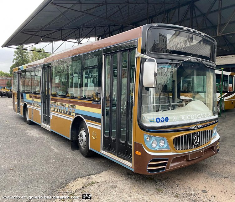 Mercedes-Benz O 500 U - La Favorita Favorito 94/2016 - Transp. Santa Fe
( luego AE 618 VP )
[url=https://bus-america.com/galeria/displayimage.php?pid=64288]https://bus-america.com/galeria/displayimage.php?pid=64288[/url]
[url=https://bus-america.com/galeria/displayimage.php?pid=64289]https://bus-america.com/galeria/displayimage.php?pid=64289[/url]

Línea 39 (Buenos Aires), interno 64

Reaparicón del corte de pintura de la década de los 90s en una nueva unidad de esta línea.

Fotografía y gentileza: Carrocerías La Favorita
