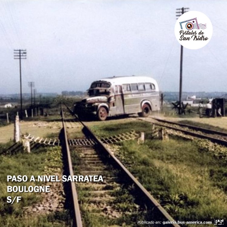 Chevrolet Loadmaster - La Favorita - La Primera de Martinez
Línea 1 (Pdo.San isidro)

Fotógrafo: indeterminado de momento
Extraído de: [url=https://www.facebook.com/photo/?fbid=4000067663424252&set=a.392886930809028]Postales de San Isidro, en facebook[/url]

Imagen coloreada
