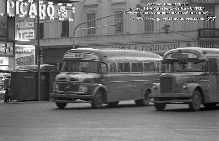 Mercedes-Benz LO 1112 - La Favorita - Exp.Quilmes
Línea 98 (Buenos Aires), interno 65 [adelante izquierda]

&  

Línea 79 (Buenos Aires), interno 114 [atrás derecha]


Fotografía: Daniel Merle
Archivo: I.I.A.C.Norberto Griffa - Universidad Nacional de Tres de Febrero
Genileza: Fotos Antiguas BA, en intagram (José Díaz Diez)
