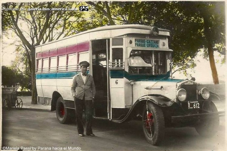International - Passi
PARANA
OMNIBUS 612

Fotografía: Héctor Celestino Passi 
Colección: Mariela Passi
Extraído de: [url=https://www.facebook.com/photo/?fbid=10153245599180356&set=a.10151359114440356]PHM - Paraná Hacia el Mundo[/url], en facebook

·Mariela Passi: "Primeros Colectivos de la Linea Urbana de Paraná
El colectivo (año 1946) era propiedad de mi padre Héctor Celestino Passi (en la foto junto al colectivo).-
En estos primeros colectivos las carrocerías eran de madera. Había dos lineas de transporte la 2 y la 4."·
