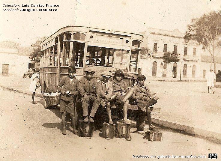 Bertini Vienna
Berini Vienna (San Fernando del Valle de Catamarca)

Fotógrafo: desconocido
Fotografía: ¿familia Bertini Vienna?
Colección: LUis Carrizo Franco
Extraído de: [url=https://www.facebook.com/photo/?fbid=10202518979320062&set=oa.1686750121550217]Antigua Catamarca[/url]

"primer transporte urbano catamarca 1928 flia Bertini Vienna"
