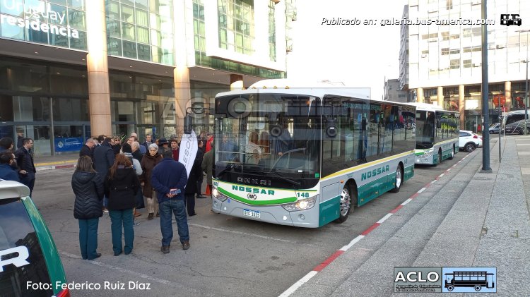 Ankai HFF6855G03EV1 (en Uruguay) - Nossar
QTC 1015 [1º izquierda]
¿QTC-101-? [2º atrás]

[url=https://bus-america.com/galeria/displayimage.php?pid=61816]https://bus-america.com/galeria/displayimage.php?pid=61816[/url]
[url=https://bus-america.com/galeria/displayimage.php?pid=61817]https://bus-america.com/galeria/displayimage.php?pid=61817[/url]
[url=https://bus-america.com/galeria/displayimage.php?pid=61818]https://bus-america.com/galeria/displayimage.php?pid=61818[/url]
[url=https://bus-america.com/galeria/displayimage.php?pid=61819]https://bus-america.com/galeria/displayimage.php?pid=61819[/url]

Nossar (Durzano), interno 147 [1º izquierda]
Nossar (Durzano), interno 148 [1º derecha]

Fotografía: Federico Ruiz Díaz
Gentileza: grupo ACLO, en facebook
