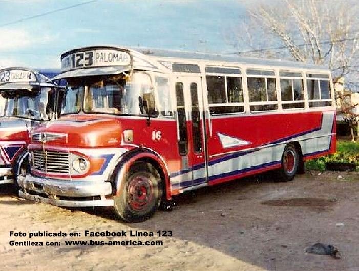 Mercedes-Benz 1114 - Crovara - Linea 123
Fotografía gentileza de la Linea 123, tomada de su sitio en Facebook
Palabras clave: Tom / 123