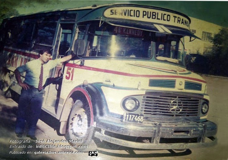 Mercedes-Benz LO 1114 - Crovara 17-85B - Autotransp. San Luis
Línea 4 (San Luis), interno 51

Fotografía: José Alejandro Marini
Extraído de: [url=http://inbicible.blogspot.com/2018/02/el-colectivo-de-los-barrios-puntanos.html]inbicible.blogspot.com[/url]
