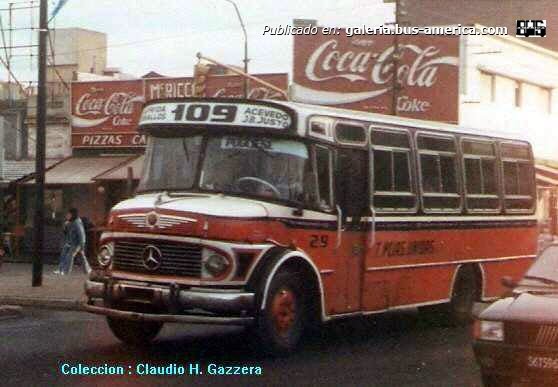 Mercedes-Benz LO 1114 - Suyai S-MB-LO1114/483-001 - T. Provincias Unidas
Línea 109 (Rosario), interno 29

Fotografía: ¿Osvaldo Abner?
Colección: Claudio Gazzera
