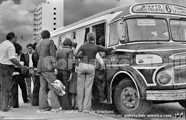 Mercedes-Benz LO 1114 - Vaccaro - El Tigre
Fotografo: ¿?
Colección: Alfredo Orellano
Extraído de: Corrientes a Full, en facebook.com
