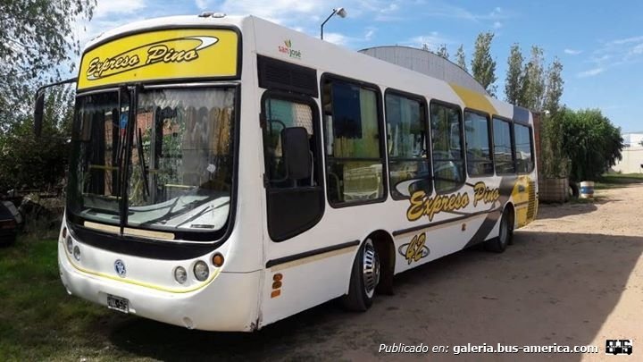 Mercedes-Benz OH 1315 L SB - Metalpar Tronador - Exp. Pino
Fotografía: Cecilia Fontán
Extraído de: facebook.com

Archivo publicado originalmente en septiembre 2018
