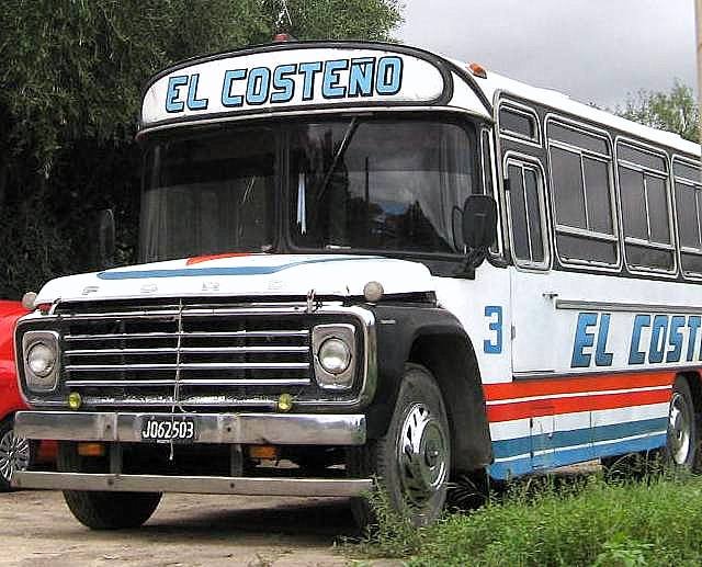 Ford (F.M.A.) - El Diseño - El Costeño
J.062503
http://www.bus-america.com/ARcarrocerias/ElDiseno/Ford/Ford-B7000-ElDise-ECostero-.htm

Fotografía: Radio La Bocona
http://radiolabocona.blogspot.com.ar/2011/02/
intervencion-politica-en-la.html
