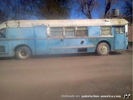 Yellow Coach 740 (en Argentina) - Particular
Un sobreviviente, parece ser un Mack C-41, con varias modificaciones
Pero lo correcto es un Yellow Coach 740

Publicado en ala Maula
