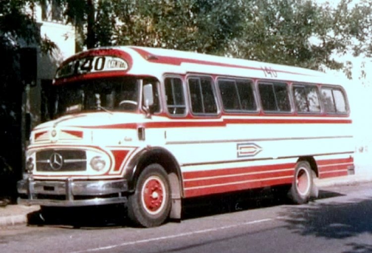Mercedes-Benz LO 1114 - El Cóndor - T. Villa Adelina
Línea 140 (Buenos Aires) - Interno 1

Fotografía: Osvaldo Abner
Editada del video "Homenaje al Colectivo Porteño", subido a Youtube por Carrocerías ArMar
