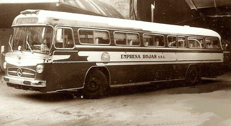 Mercedes-Benz O-317 - Decaroli Hnos - Empresa Rojas
Interno 7

Fotografía extraída del Facebook "Lincoln de Antaño"
