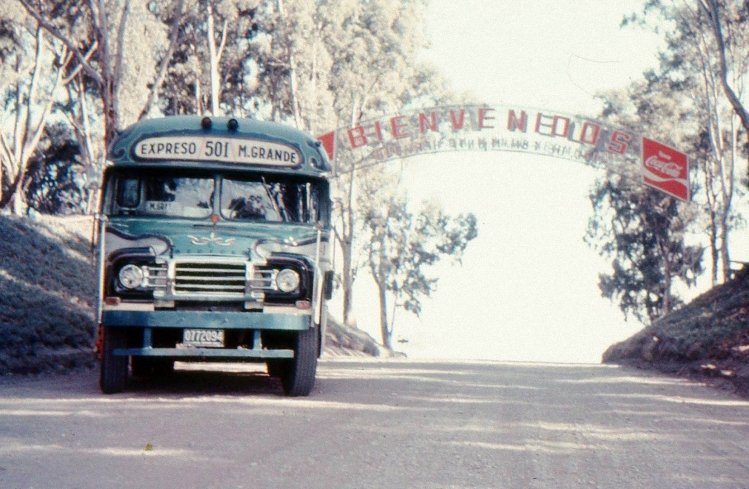 Bedford (G.M.A.) - El Indio - Expreso Monte Grande
0772094
Línea 501 - Interno 1

Fotografía: Mariana Miranda Dourrón
Imagen extraída del sitio "Monte Grande Ayer"

http://galeria.bus-america.com/displayimage.php?pid=32918
