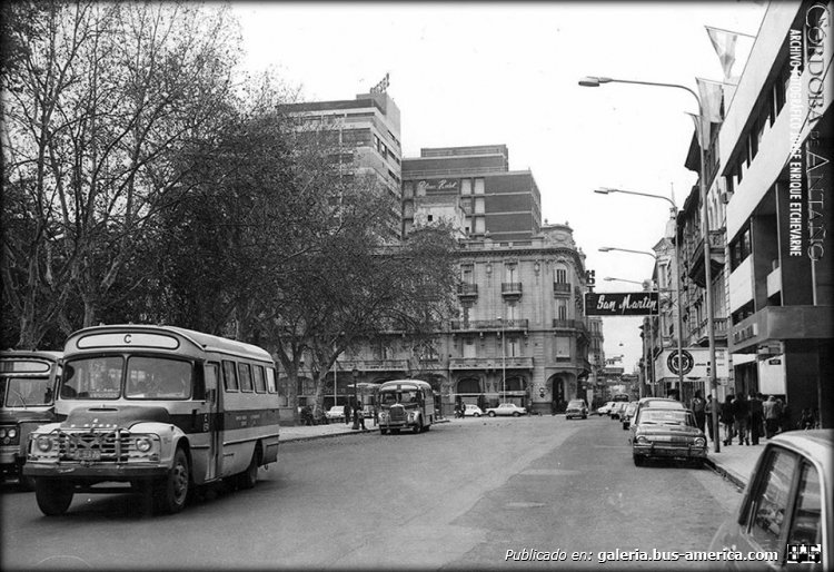 Bedford J6LZ1 - Andreolli y D´Alessandro - Centro
¿G 9370?

Línea 57 (Córdoba), interno C ¿154?

Fotógrafo: desconocido
Archivo Fotográfico de Córdoba – Álbum de Estructuras edilicias – Inventario: Nº41
Colección y gentileza: Jorge Etchevarne
Extraído de: Córdoba de Antaño en facebook
Posteado por: Marcelo Ferretti
