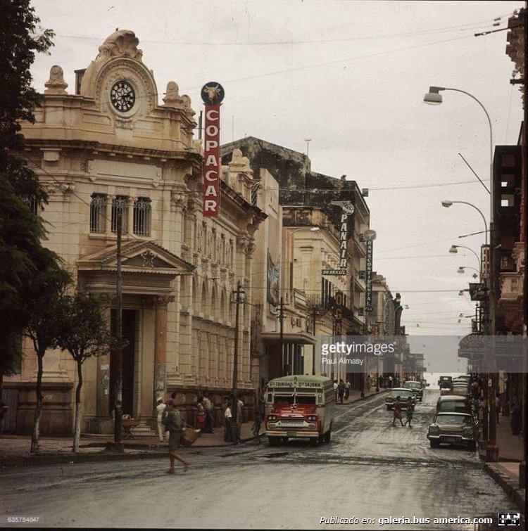 Chevrolet Apache - Línea 2
Fotografía: Paul Almasy
Colección: Getty Images
Extraído por gentileza de: Asunción de Antaño, en facebook

Línea 2 (Asunción)
