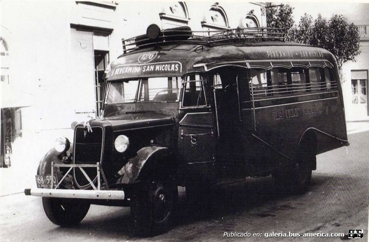 Ford - Gnecco - La Unión
68-550

Fotografía: ¿La Unión S.R.L.?
Colección: ¿Sergio Ruiz Díaz? ¿Miguel Di Cesare?
Extraído de: facebook Pergamino Viejo , https://www.facebook.com/photo.php?fbid=317271291780121&set=pb.100004917576602.
-2207520000.1426895925.&type=1&theater
