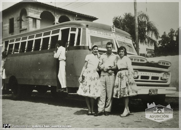 Chevrolet Viking C/60- Línea 2
o 14191 Asunción

Fotografía: Antonio Castagnino
En la foto: Antonio & Nancy Gonzalez de Castagnino
Extraído por gentileza de: Asunción de Antaño, en facebook

Dato Virginia Z Person: "Tengo entendido q fue el primer colectivo con carroseria de metal.."
