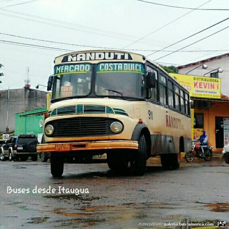 Mercedes-Benz L 1113 - Cebra I - Ñanduti
LKE911

Fotografía y gentileza: Luis Mereles
Extraído de: Buses desde Itaguá, en facebook.com

Ñándutí (Itagua), unidad 911
