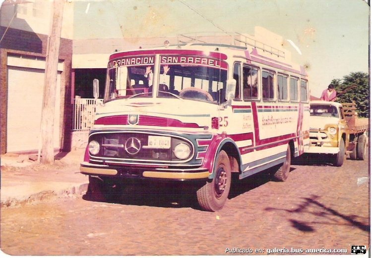 Mercedes-Benz L 1114 - Beato Roque Gonzalez
7-1841

Fotografo: ¿?
Extraída de facebook de empresa Beato Roque Gonzalez S.R.L.
