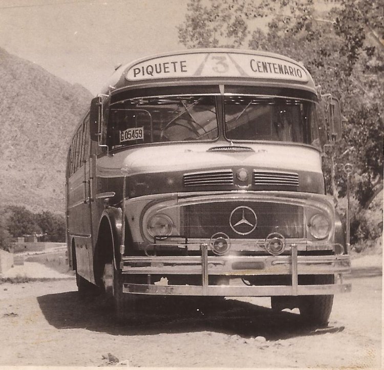 Mercedes-Benz LO 1112 - Costa Brava - Blas Parera
Fotografía: Alfredo Godoy
Publicado en: Línea 3 x siempre (en facebook : http://www.facebook.com/Linea3XSiempre )
Un agradecimiento a "Línea 3 x Siempre" & Blas Schmidt
